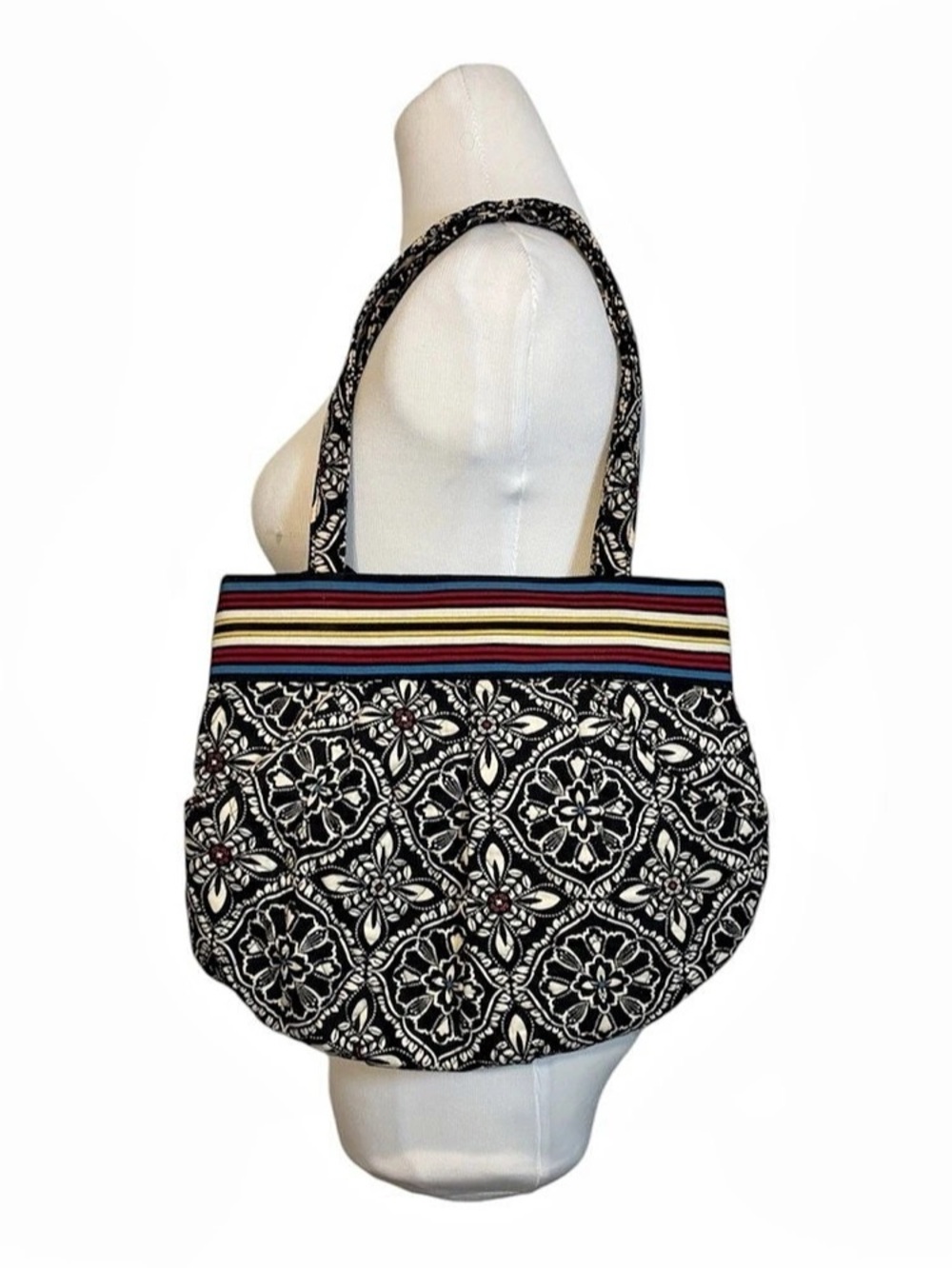 Vera Bradley Barcelona Alice Black + White Quilted Cotton Zipper Hobo Bag Purse